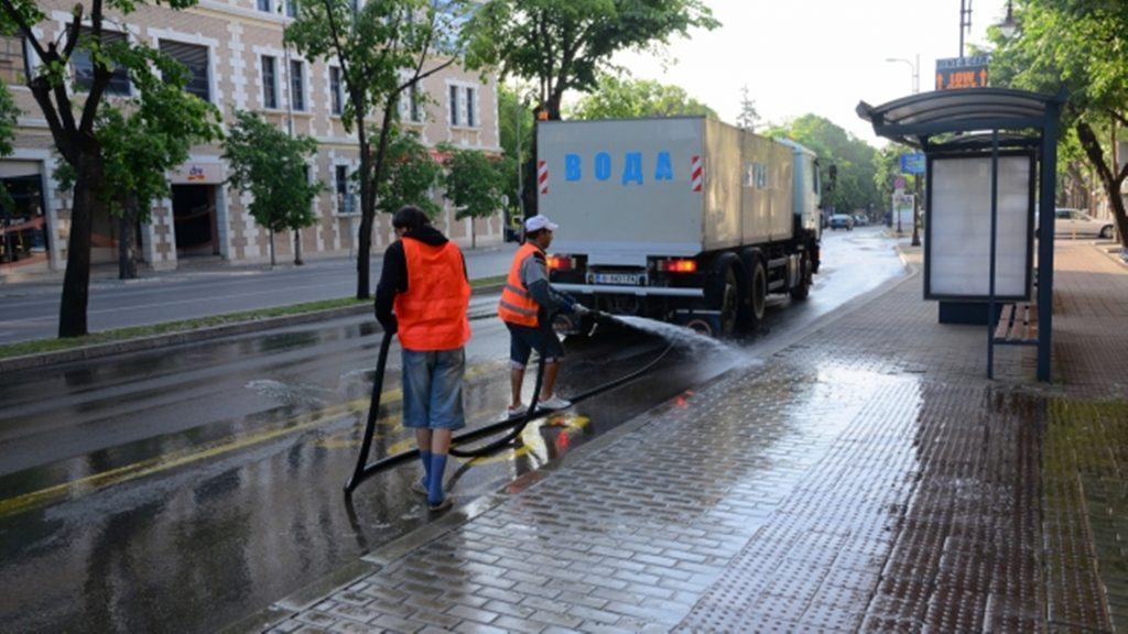 540 дка улици и площади са измити във Варна през май | Novinite.EU