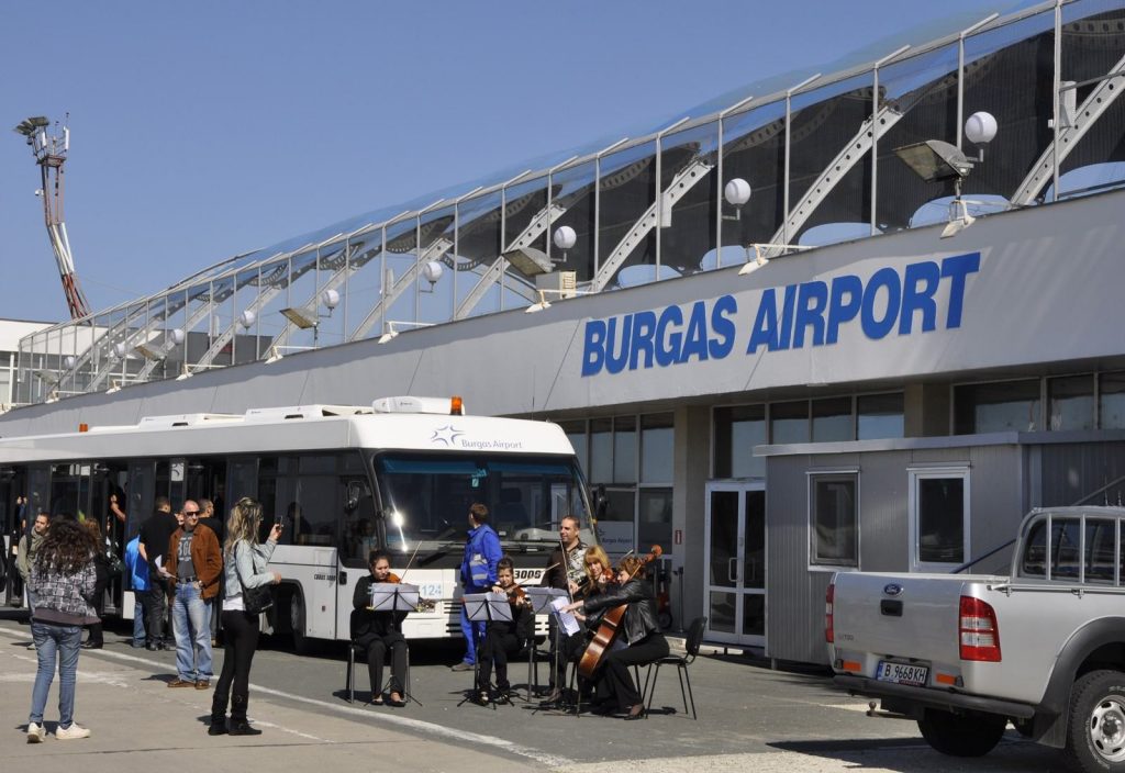 Турски терорист от ПКК e задържан на летището в Бургас | Novinite.EU