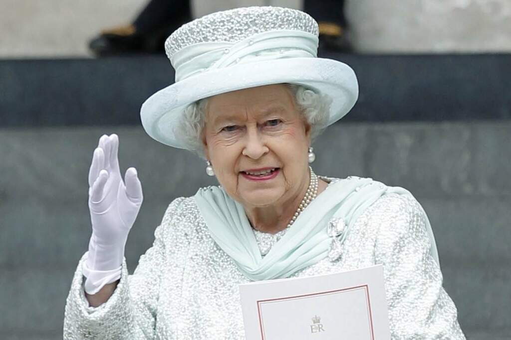Елизабет II със зловеща шега! | Novinite.EU
