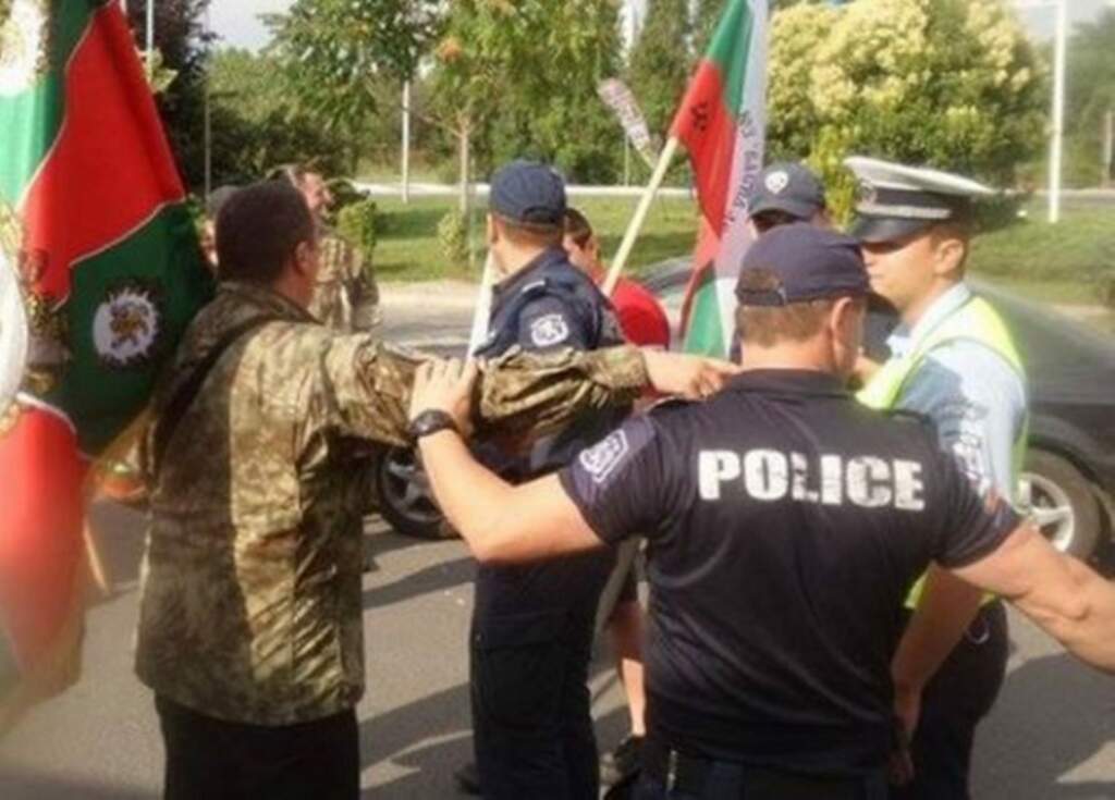 Жена от „Войнски съюз Васил Левски” за свадата в Бургас: Нарекоха ме проститутка на Путин! | Novinite.EU