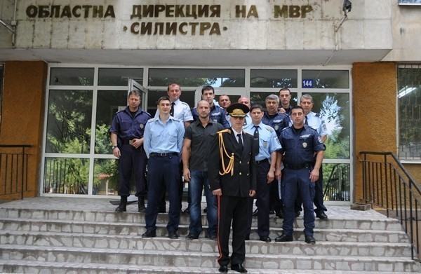 Директорът на силистренската полиция старши комисар Кристиян Петров награди служителите на дирекцията по повод днешния им професионален празник