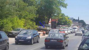Катастрофа задръсти Околовръстното на Варна | Novinite.EU image 1