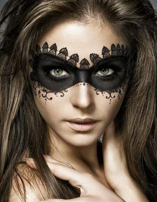 masquerade-mask-beautiful-and-creative-halloween-makeup-ideas