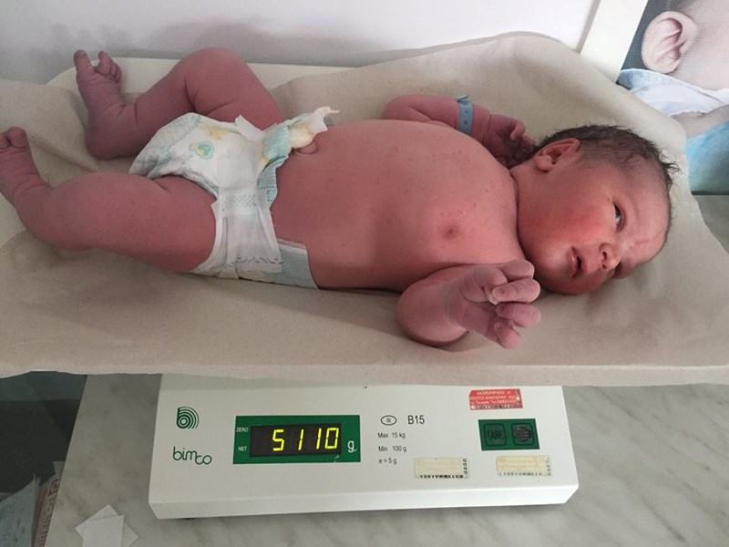 Бебе гигант се роди в Пловдив